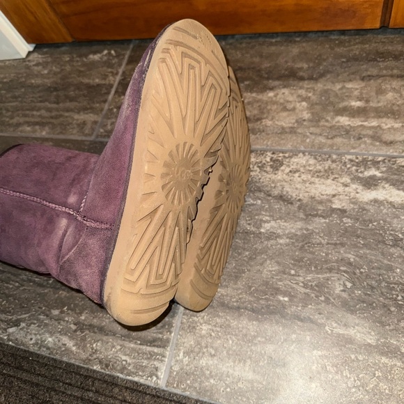 Ugg Classic Boots - Picture 5 of 7